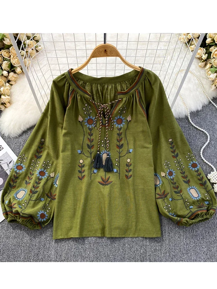 Embroidery On Shirt - 女性春ブラウスエスニックスタイルレトロ文学ルーズ刺繍コットンリネンラウンドネックプルオーバーシャ​​ツカジュアルトップ D3549