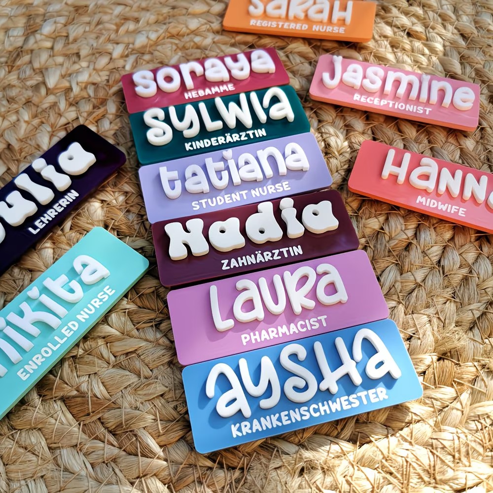 パーソナライズされた名前ブローチバッジ アクリル製カスタム名 - Embroidery Names のレビューと価格