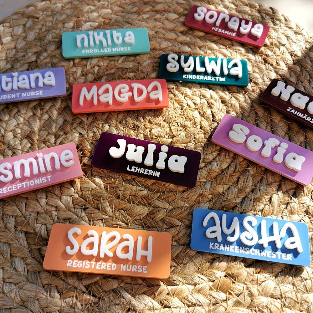 パーソナライズされた名前ブローチバッジ アクリル製カスタム名 - Embroidery Names のレビューと価格