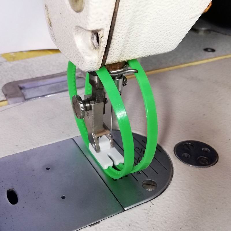 プラスチック製ホイールプレッサーフット,シングルニードル,時 - Embroidery Zone のレビューと価格
